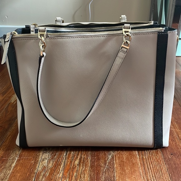Kate Spade large tote purse in cream/tan color - Picture 2 of 5
